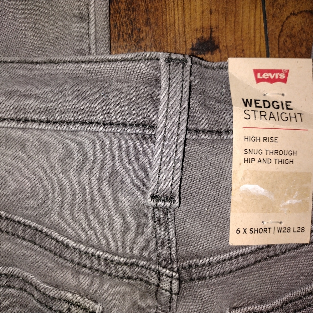 NWT Levis Jeans Women 28 28x28 Wedgie Straight Black Charcoal Button Fly